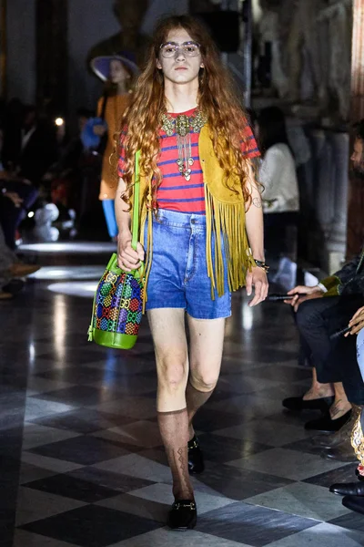 Look 75